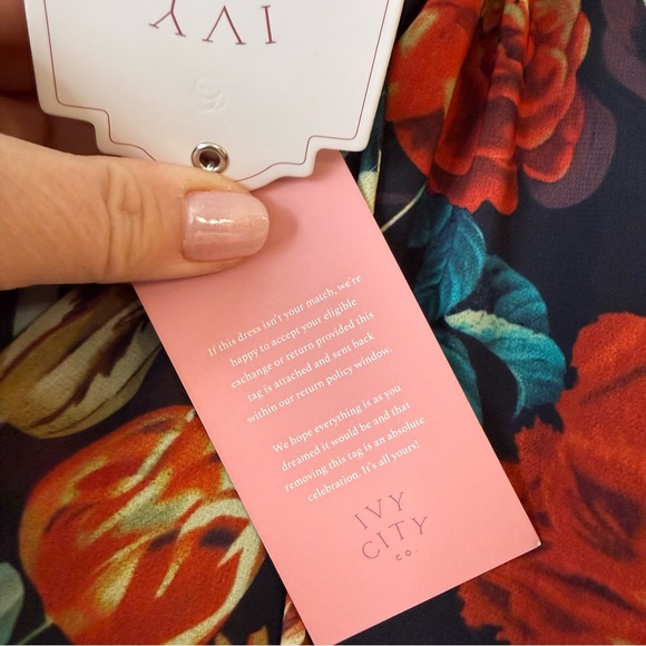 NWT Ivy City Co Imogen Vibrant Floral Long Sleeve Dress size medium Moody Floral - Picture 6 of 15